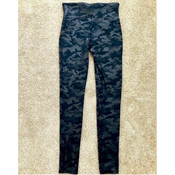 Spanx Camouflage Black And Gray Mid Rise Athletic Leggings Size Medium - Picture 4 of 4